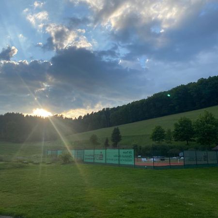 S-Chalet Camping Mit Comfort Im Schwarzwald Steinach  Luaran gambar